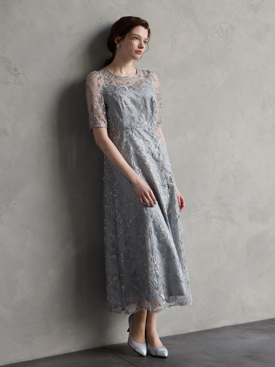 【新品タグ付き】AIMER ビオラモチーフスパンコール刺繍ドレス ビオラモチーフスパンコール刺繍ドレス(S グレー): AIMER | エメ