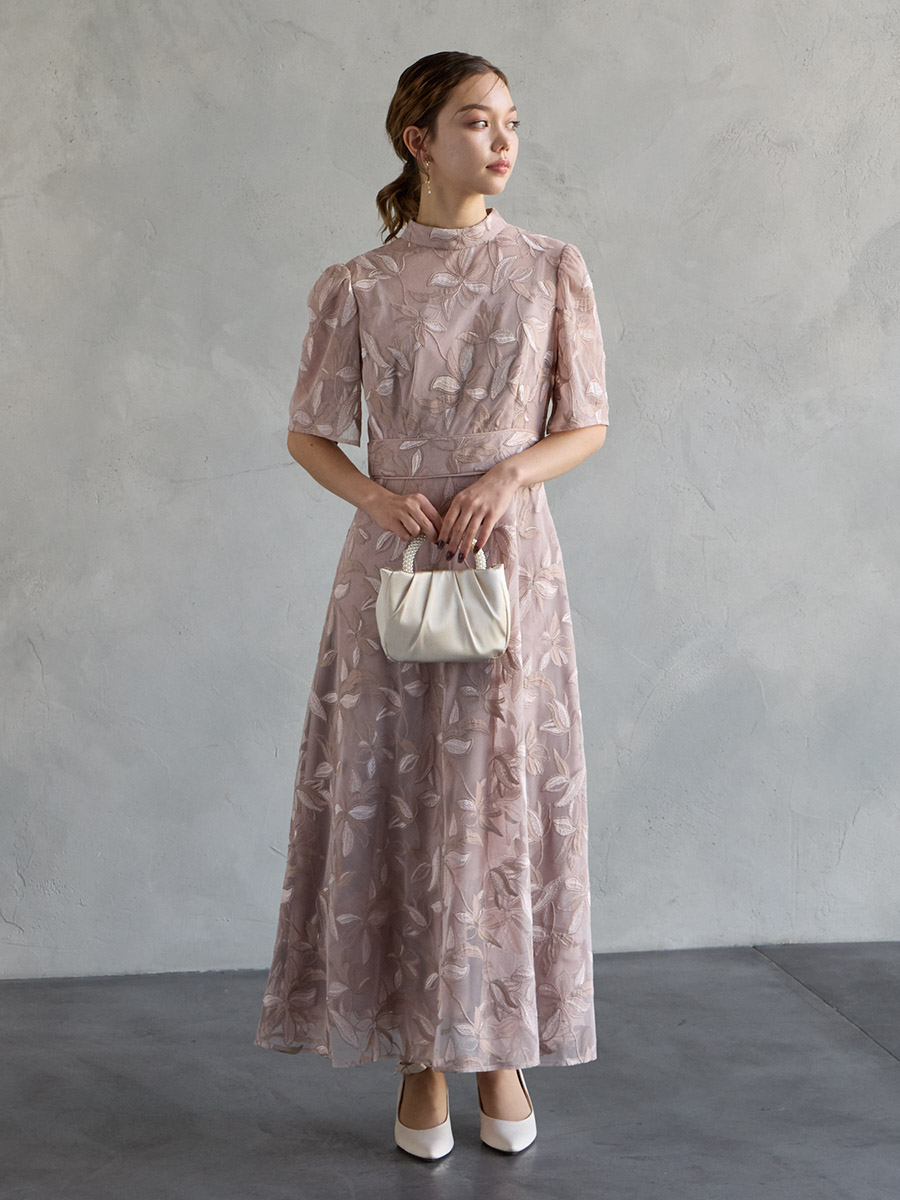 ピンクベージュ