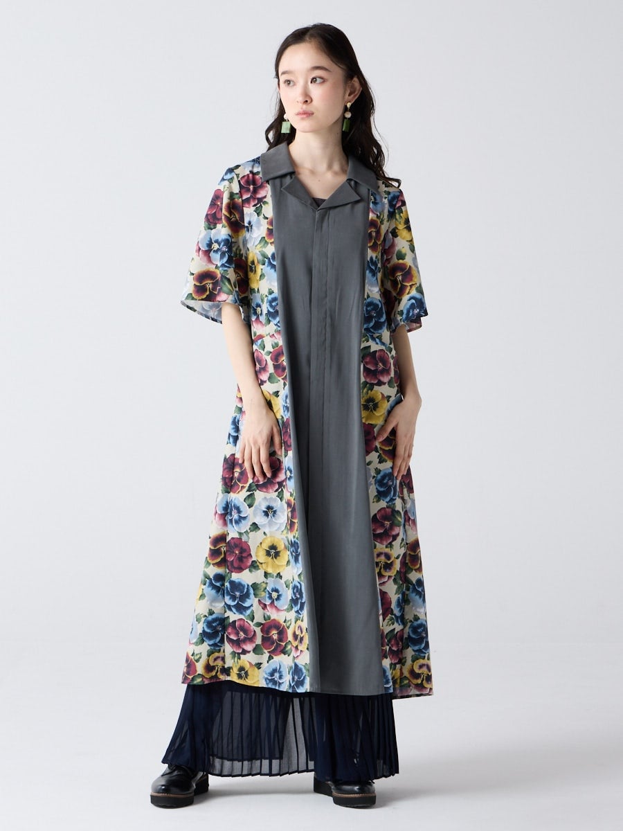 チャコールグレー