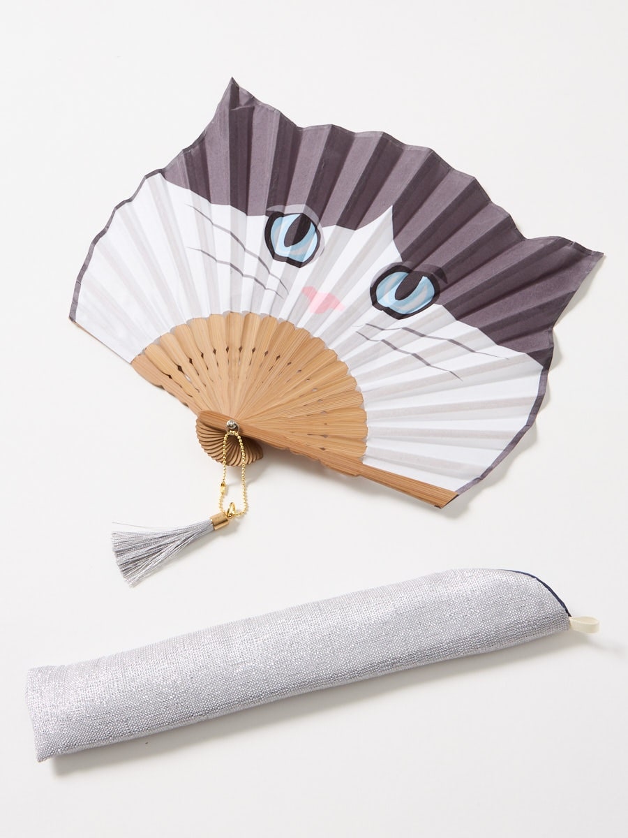 チャコールグレー