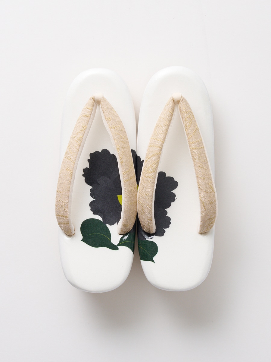 イエローベージュ