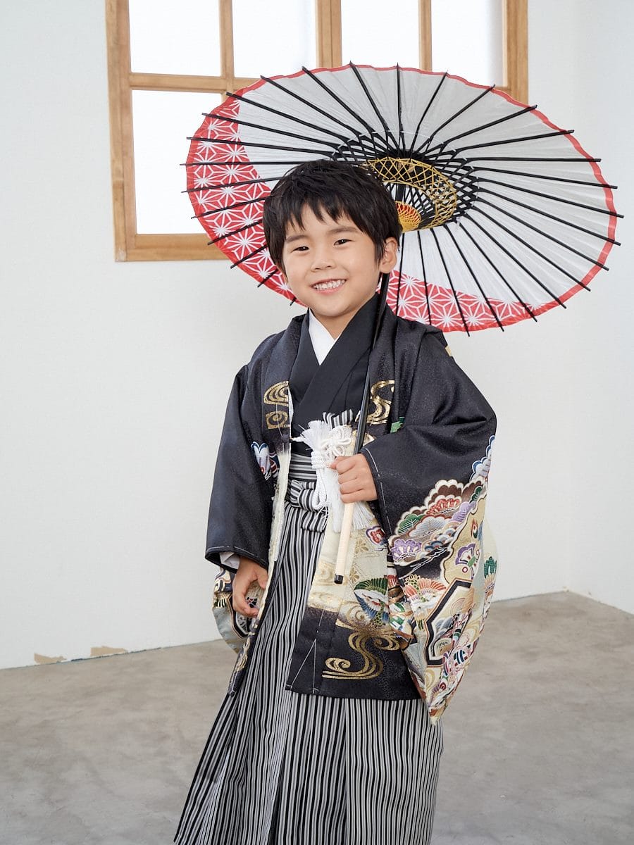 袴セット　5歳用　七五三　男の子　黒色系　兜