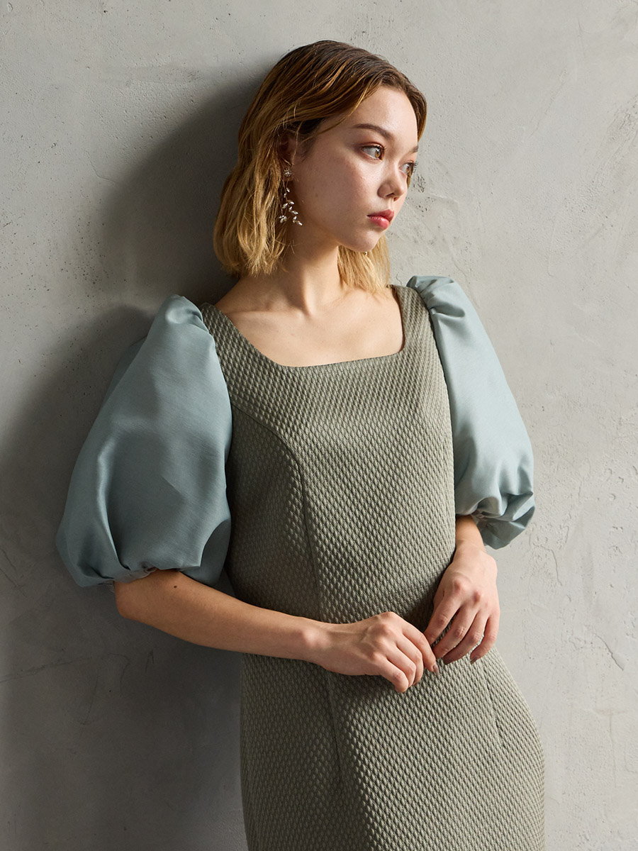 ジャカード×オーガンジーボリュームスリーブタイトドレス