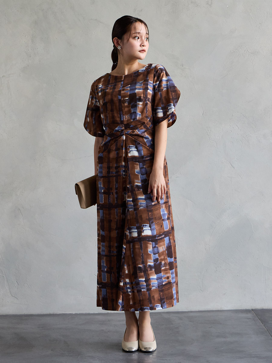 ウエストタックストレートラインドレス