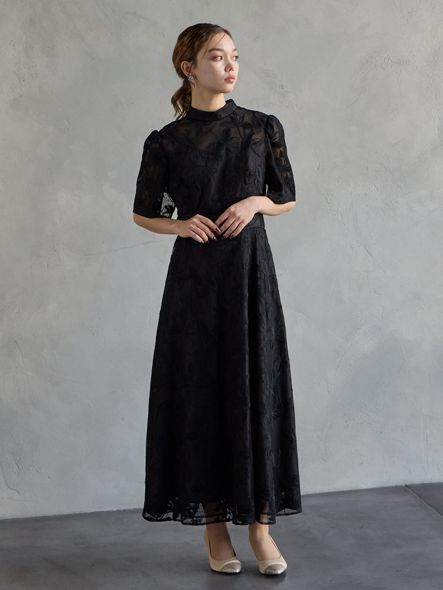 チュール刺繍×ドットチュールプチハイネックフィット＆フレアドレス