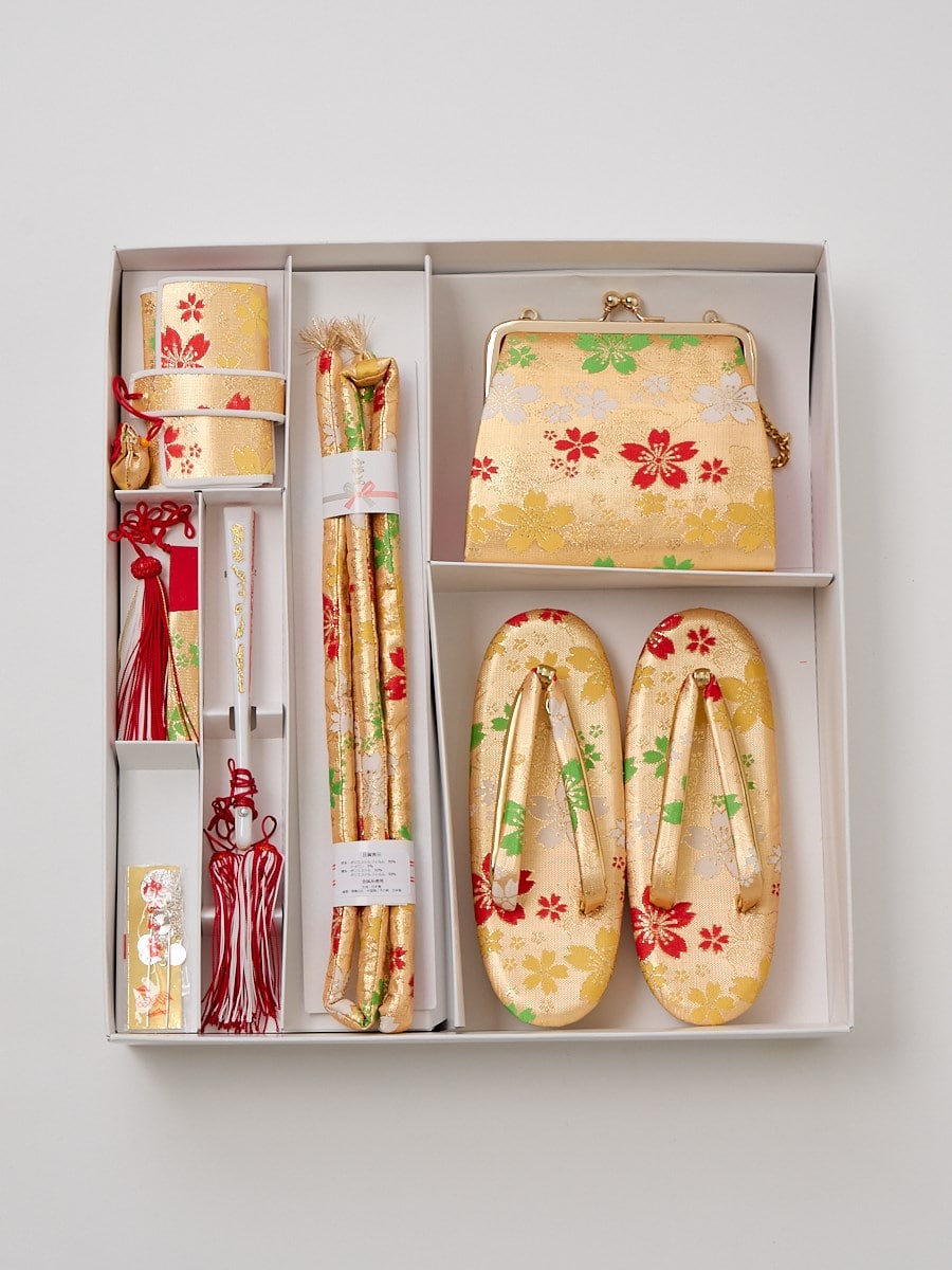 【残りわずか】【 七五三 7歳 筥迫セット 】　総柄|ゴールド