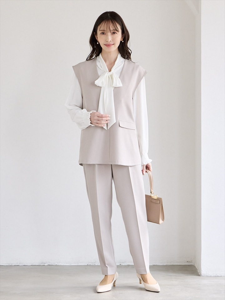 【WEB限定】ジレ・リボンタイブラウス・テーパードパンツ 3点セットフォーマルセットアップ|ベージュ