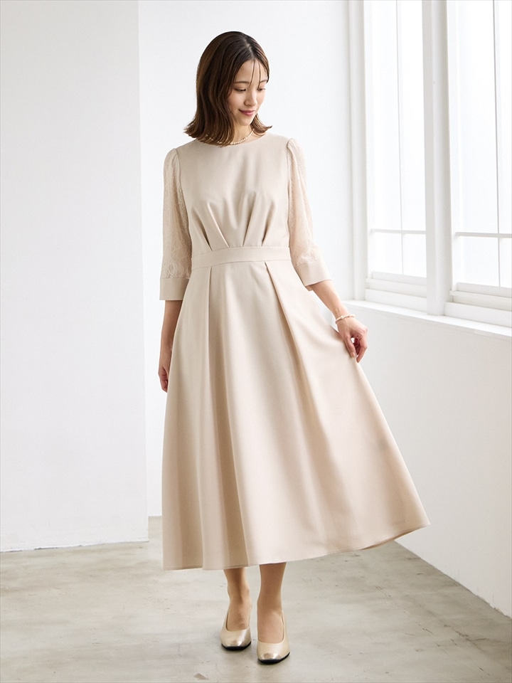 レース袖×ウエストタックフィット＆フレアワンピース|ベージュ
