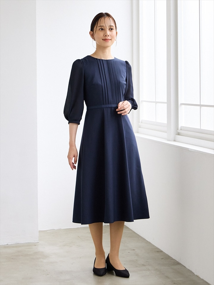 パフスリーブ×胸元タックデザインフィット＆フレアワンピース|ネイビー