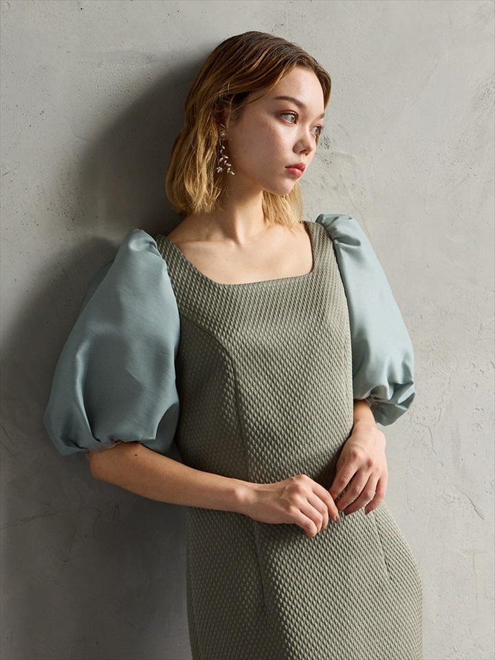 ジャカード×オーガンジーボリュームスリーブタイトドレス|カーキ