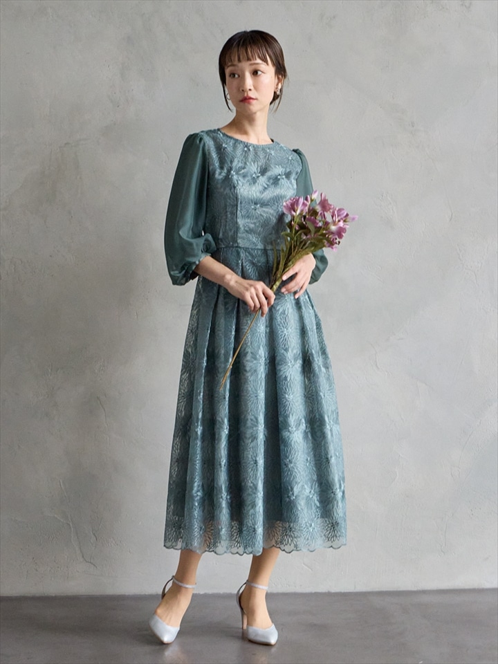 オーガンジー花柄刺繍ボリュームスリーブドレス|スモーキーグリーン