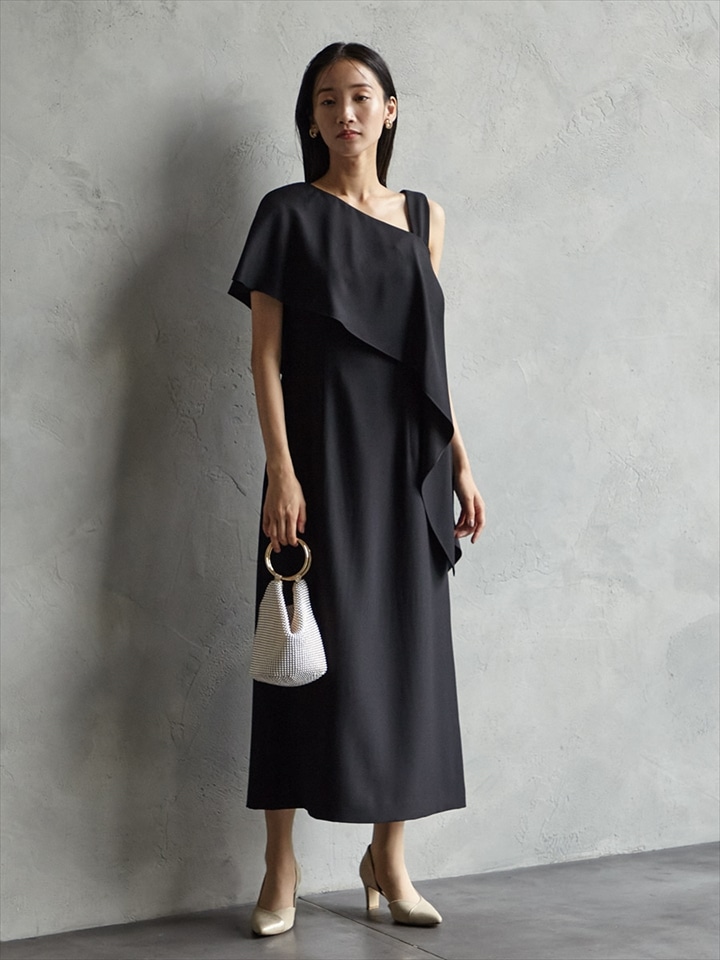 アシンメトリーケープ付タイトラインドレス |ブラック