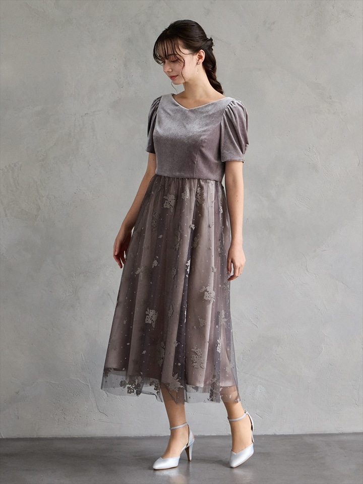 ベロアVネックラメフロッキーチュールギャザーフレアドレス|グレージュ