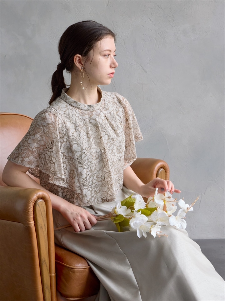 レースブラウス付シャンタンフィット&フレアドレス|ベージュ