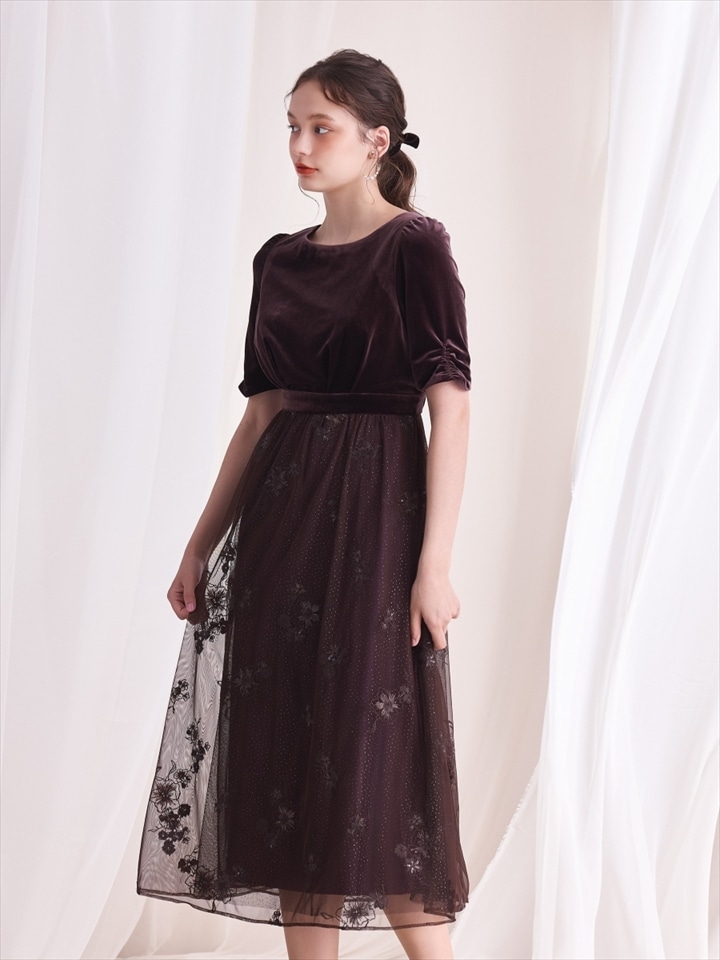 【試着チケット対象商品】ベロア×グリッターチュール×スパンコール刺繍 フィット＆フレアドレス|ブラウン