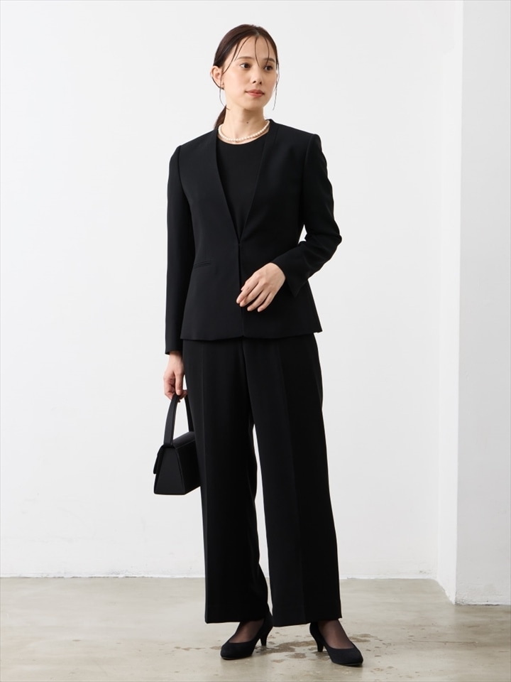 【喪服・礼服】【ウォッシャブル】3点セットパンツタイプブラックフォーマルアンサンブル（ノーカラージャケット　ブラウス　センタープレスストレートパンツ）|ブラック