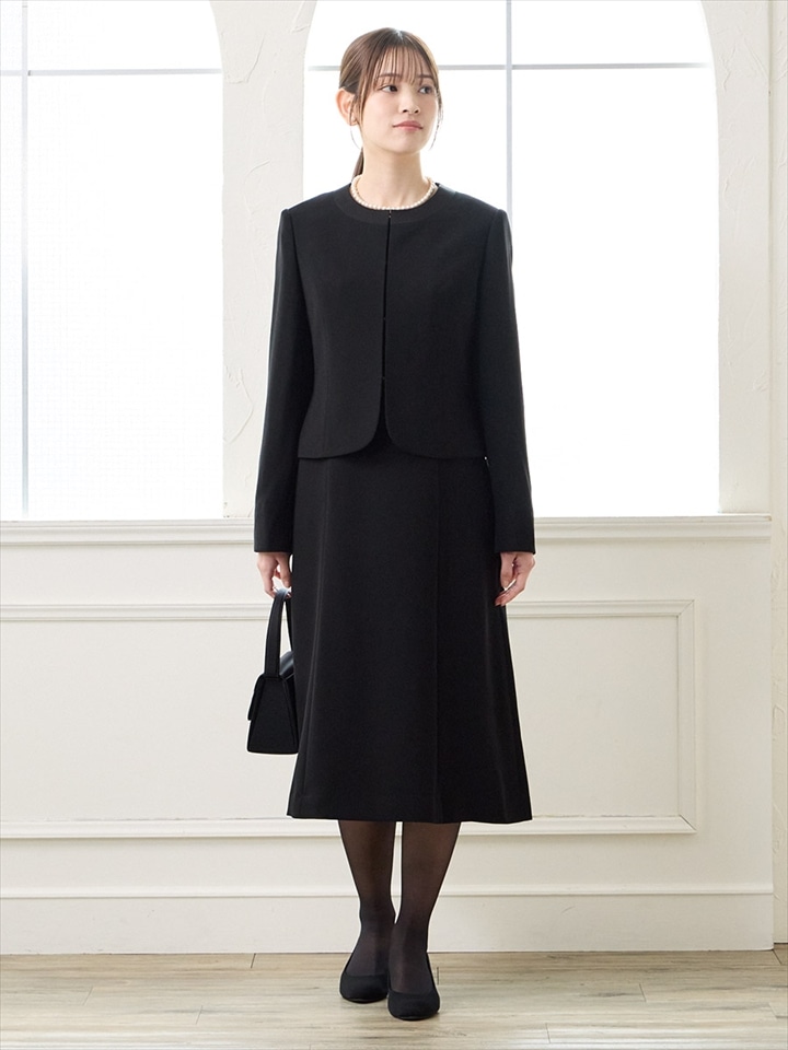 【喪服・礼服】【マシンウォッシャブル】ブラックフォーマルアンサンブル（サテン切り替えノーカラージャケット・薄手ジョーゼット前開きワンピース）|ブラック