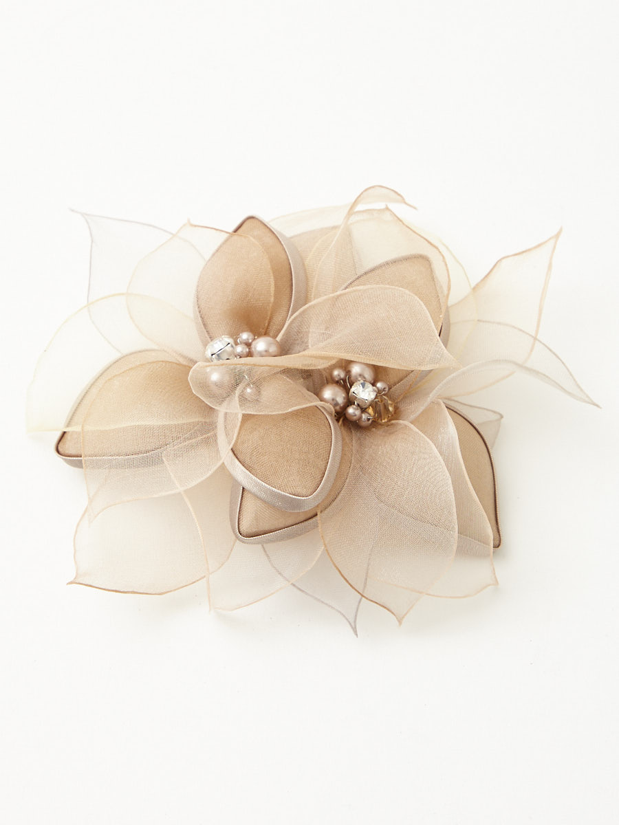 パイピングデザインコサージュ|ベージュ