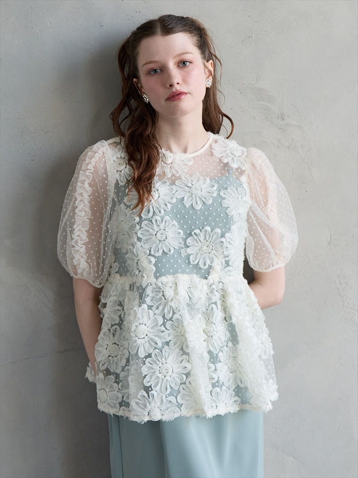 フロッキードット×3Dフラワー刺繍バックリボンペプラムブラウス|ベージュ