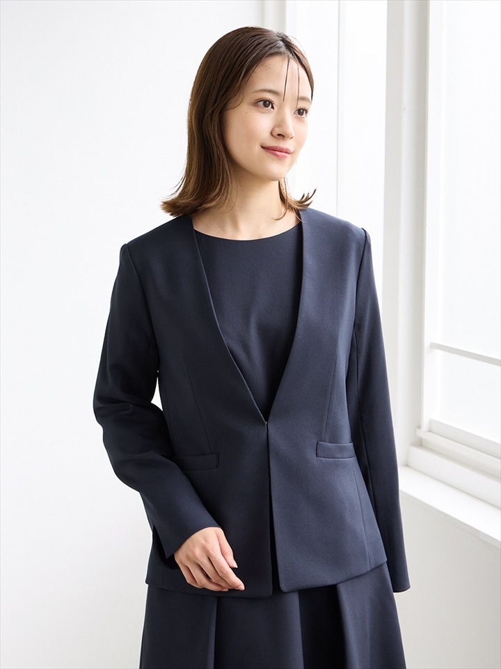 バックペプラムVネックノーカラージャケット|ネイビー