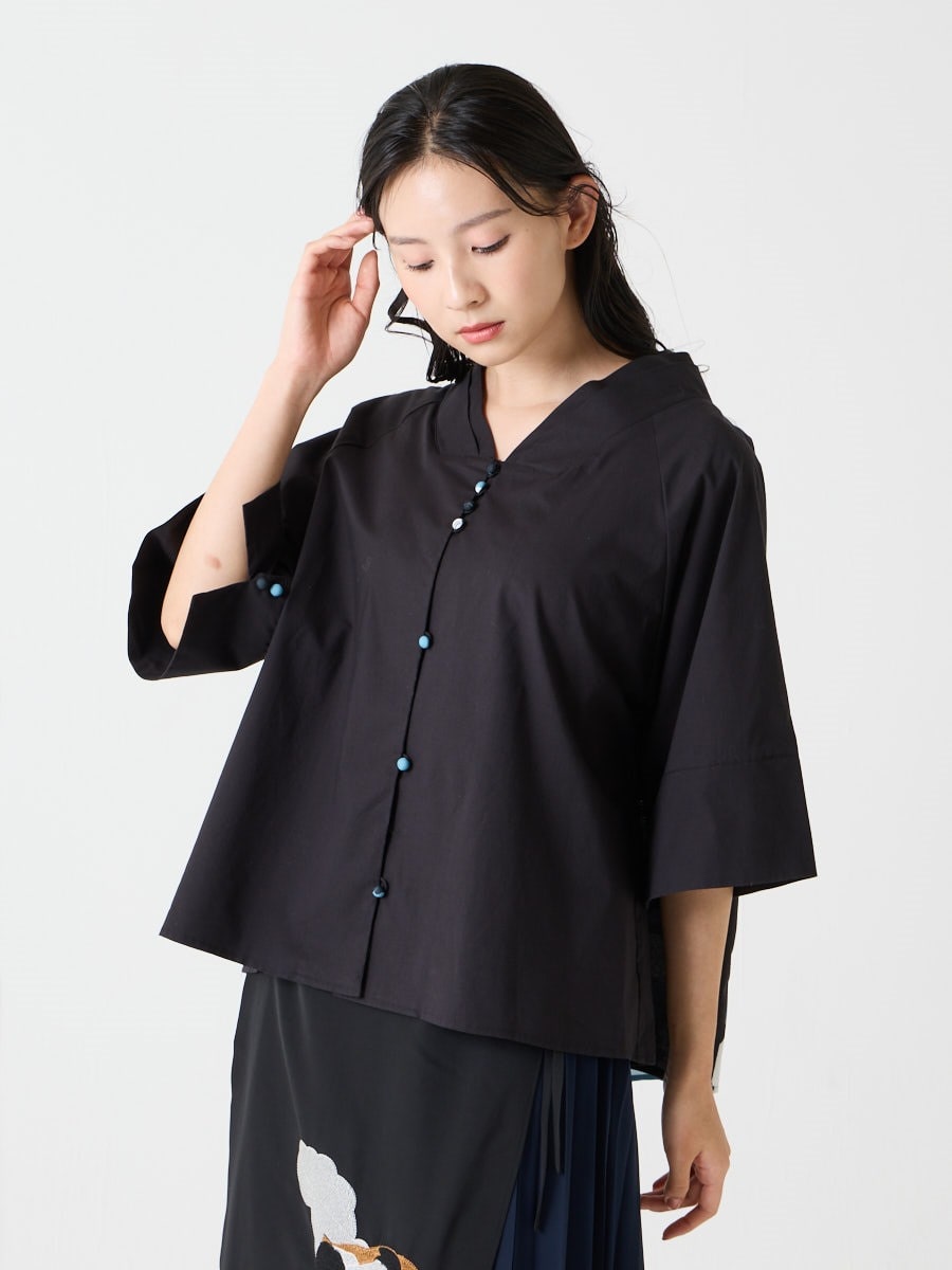 三毛雲・花図鑑 着物襟風背開きブラウス|ブラック