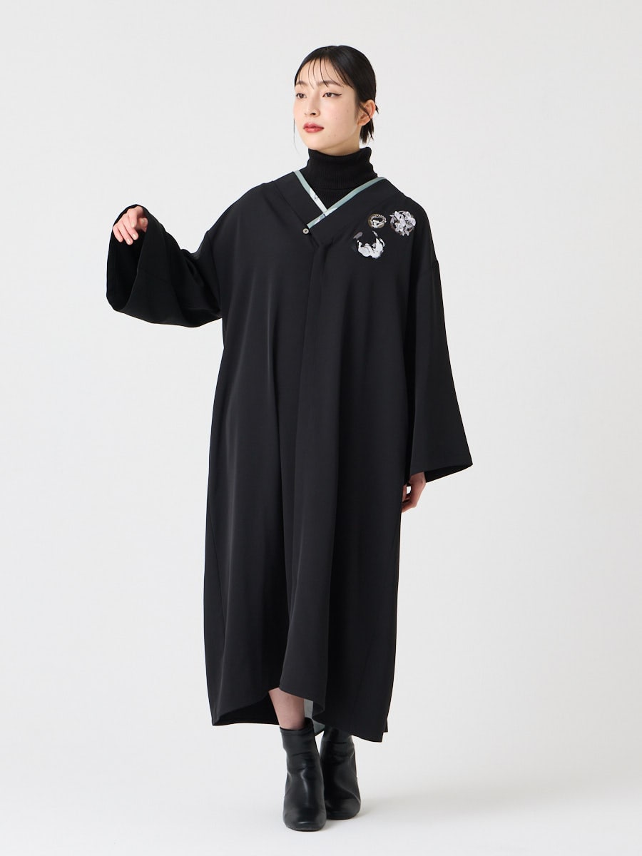 花天井 背開き刺繍ワンピース|ブラック