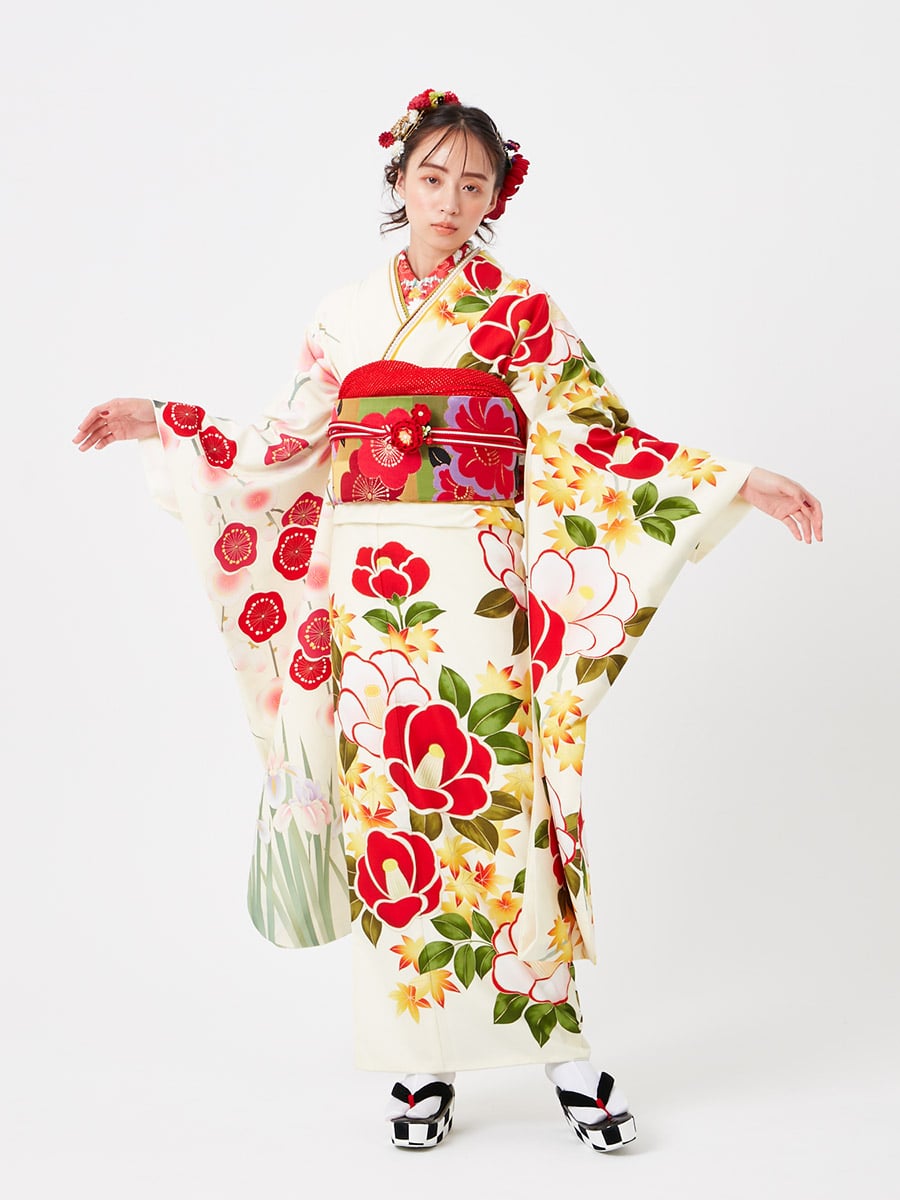 【予約商品】振袖単品「椿と楓と梅」|オフホワイト