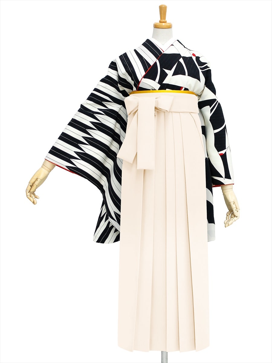 【レンタル商品】レンタル袴「【M0001】鶴× 矢羽根・黒」|オフホワイト