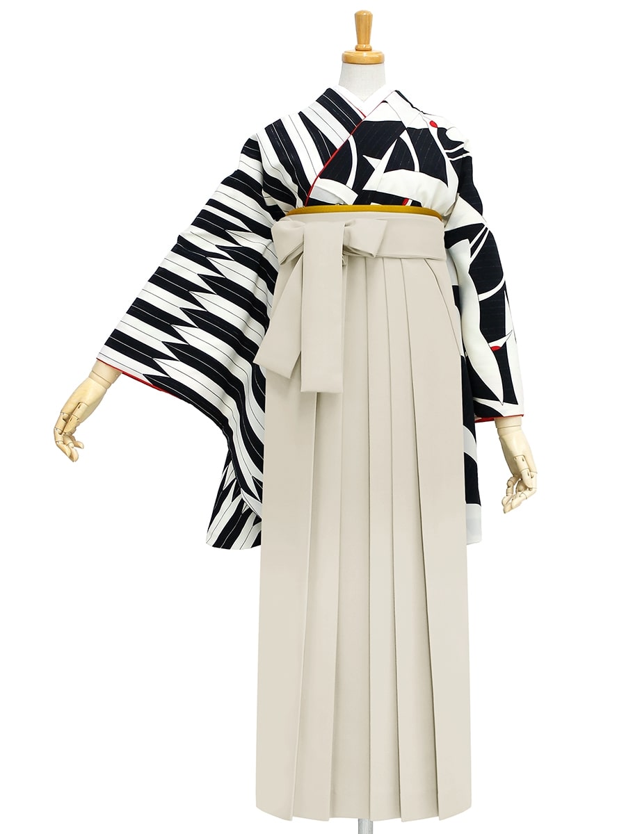 【レンタル商品】レンタル袴「【M0001】鶴× 矢羽根・黒」|アイボリー