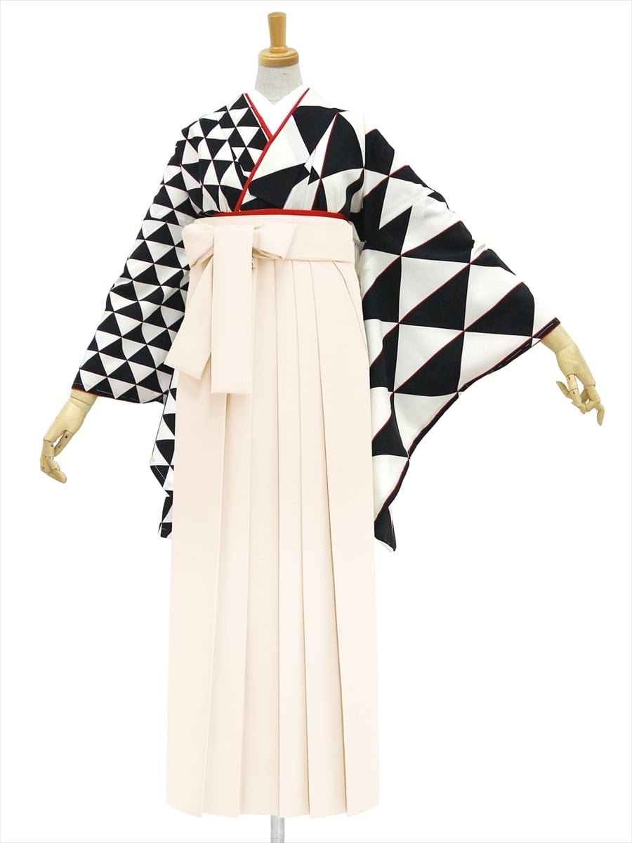 【レンタル商品】レンタル袴「【M0028】ウロコ片身替り・黒」|オフホワイト