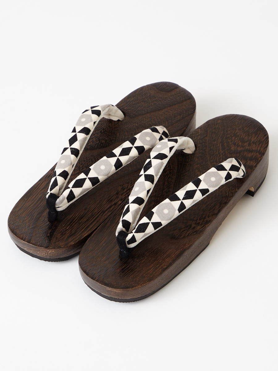 【ラスト1点】下駄「麻の葉（ヤキ右近）」|ブラック