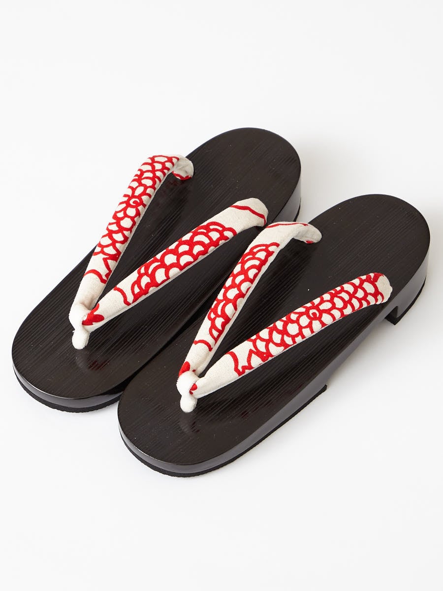 下駄「レトロ菊（クロ塗り）」|レッド