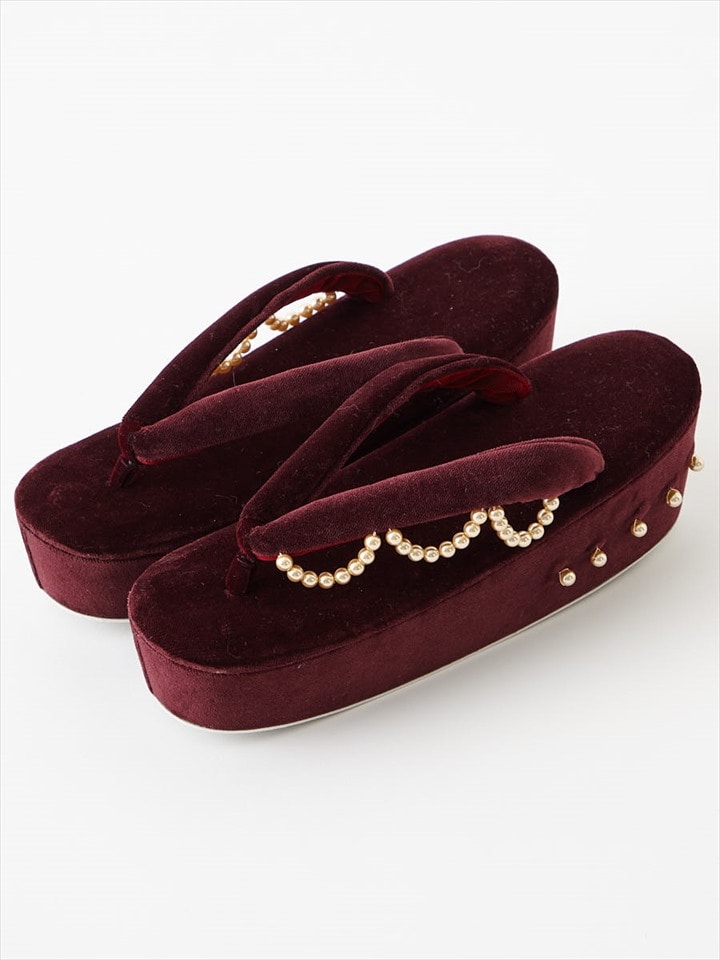 【残りわずか】なみなみパールベロア草履|ボルドー