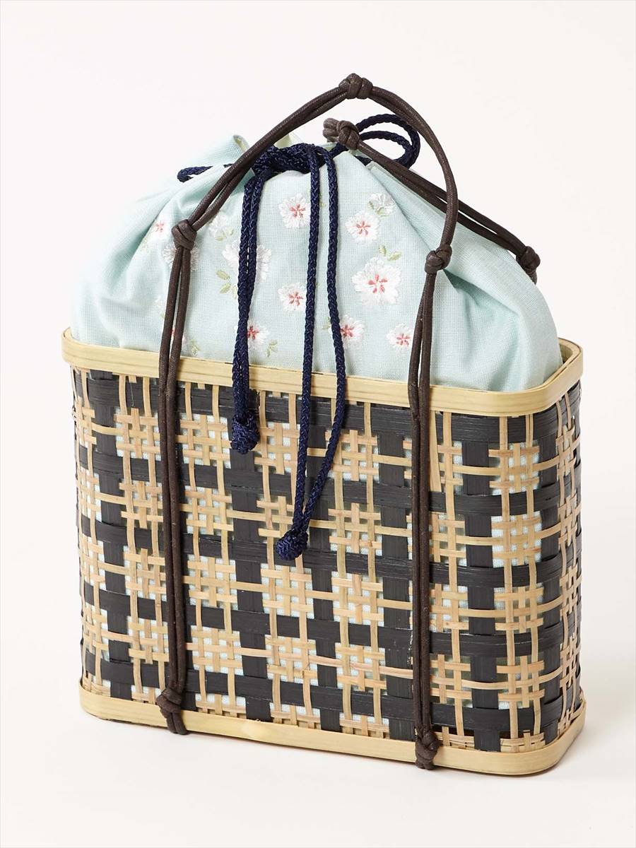 【ラスト1点】花刺繍かご巾着|スカイブルー