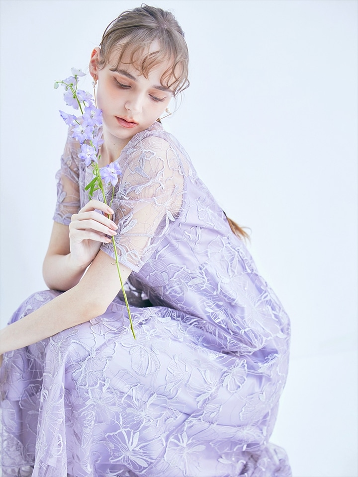 ビオラモチーフスパンコール刺繍バックシャンドレス|ラベンダー